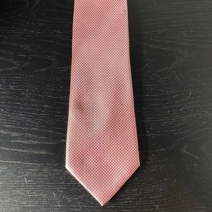 TIE: Croft & Barrow light pink tie.